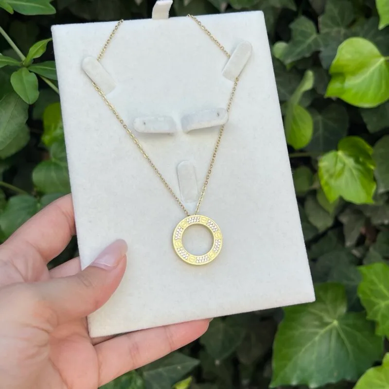 Collier Cari